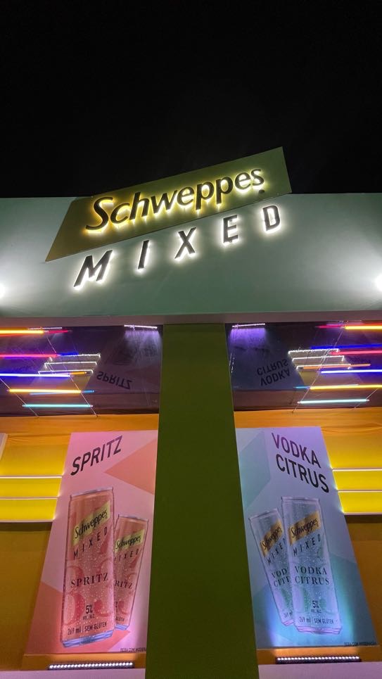 Schweppes Mixed - Stand para o show do Sorriso Maroto